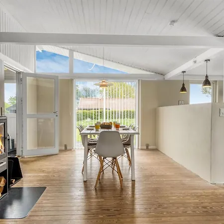 Holiday home Karin - 300m From The Sea By Interhome